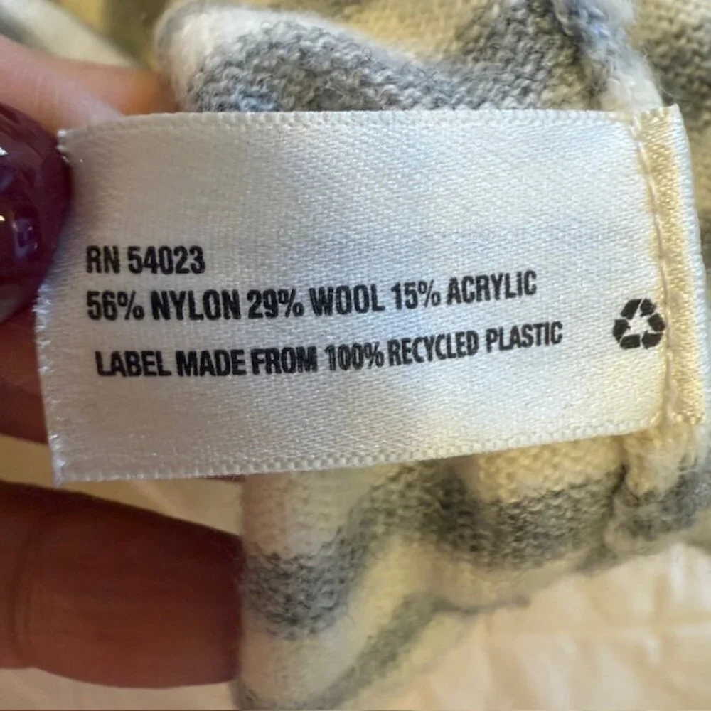 GAP Y2K Striped Pullover Sweater Gray White Women's Sz Small Casual Comfy Winter - Picture 4 of 8